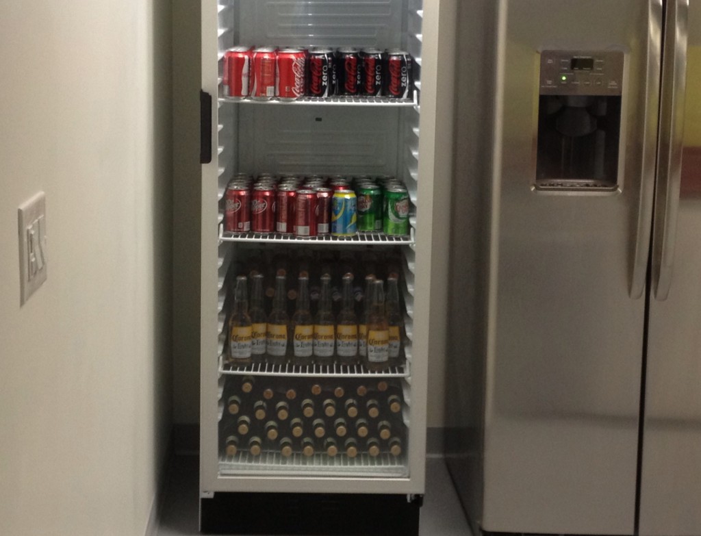 Tủ lạnh mới - soda và beer