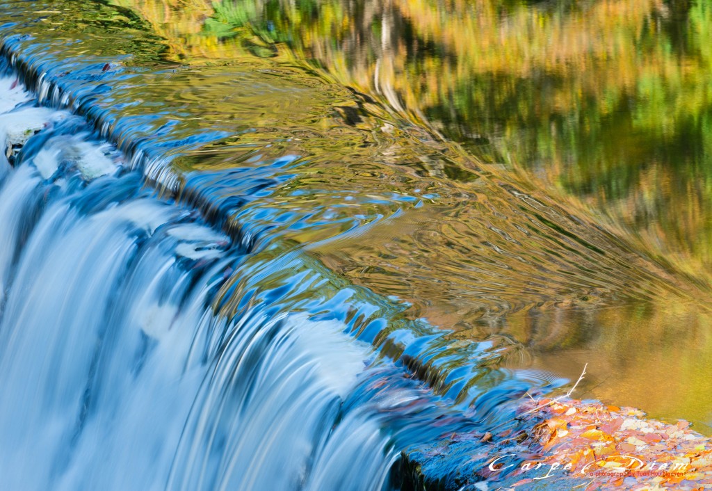 Dòng Thu, Natural Bridge State Park, MA