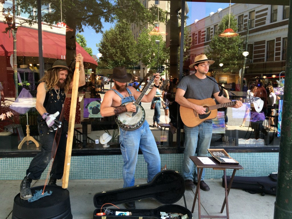 Những người hát rong, Asheville