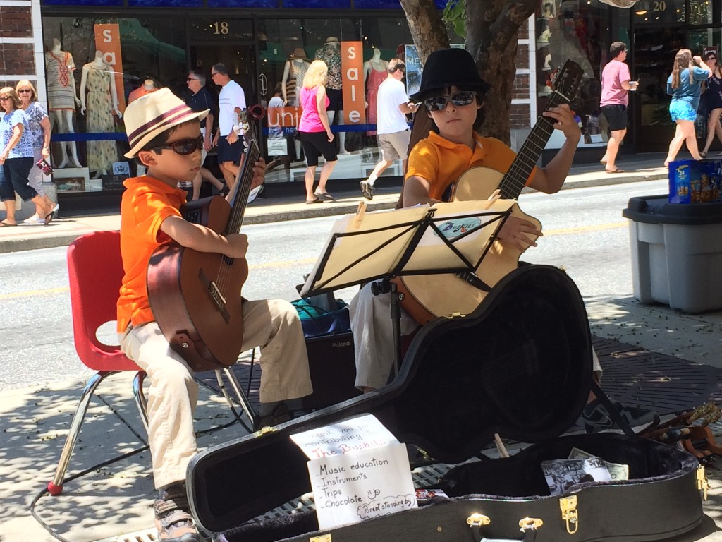 Đàn cho music education, instruments, trips và chocolate.