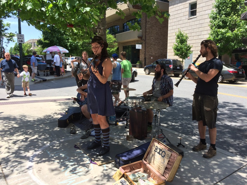 Những người hát rong, Asheville