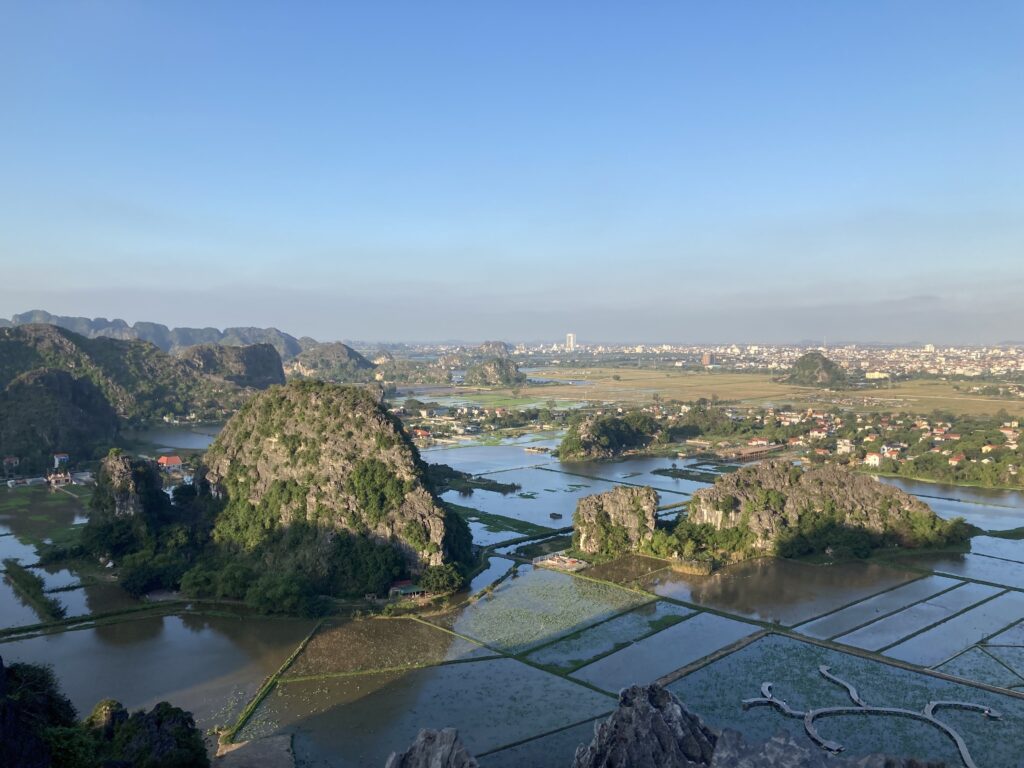 Hang Múa, Ninh Bình