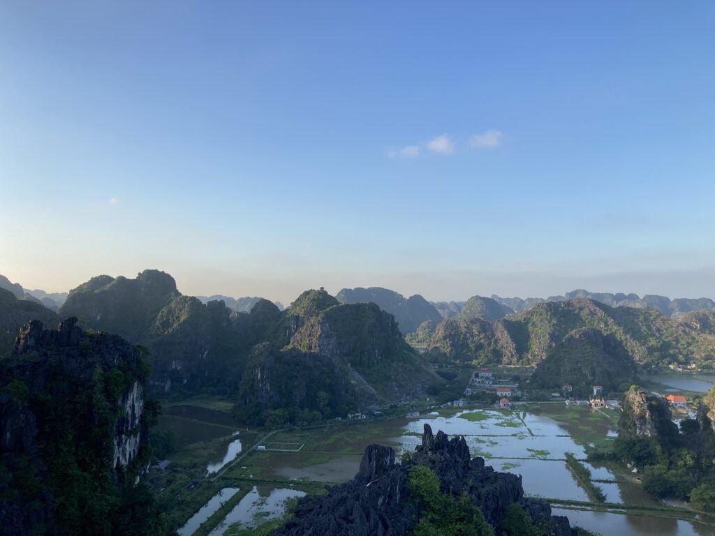 Hang Múa, Ninh Bình