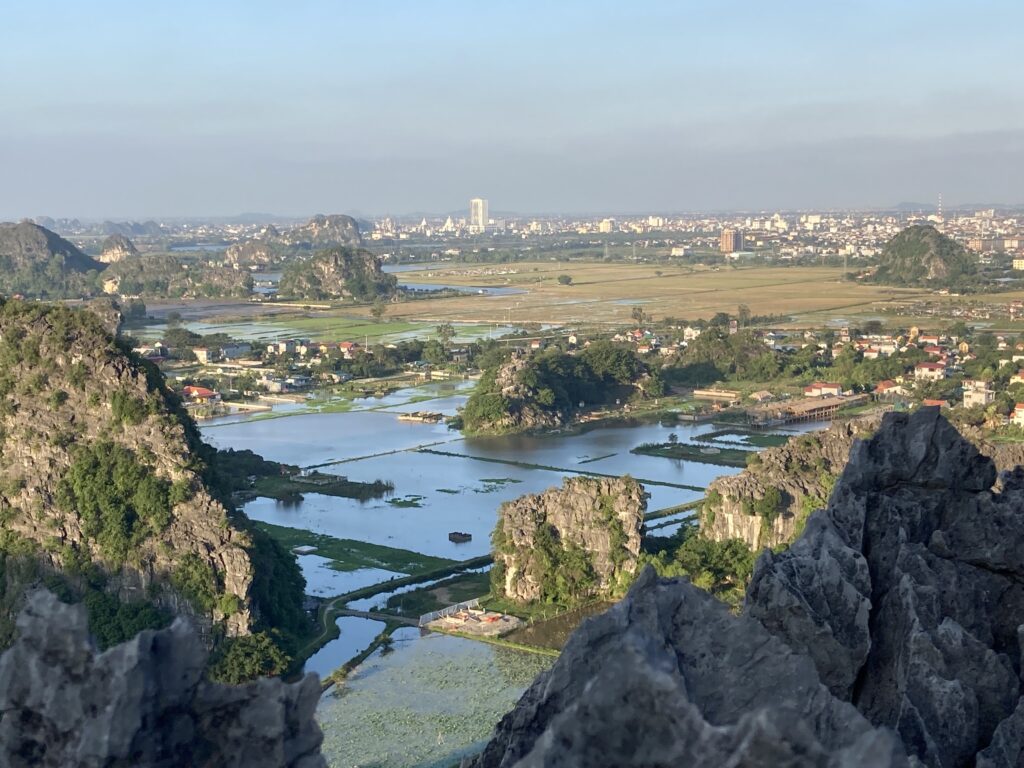 Hang Múa, Ninh Bình