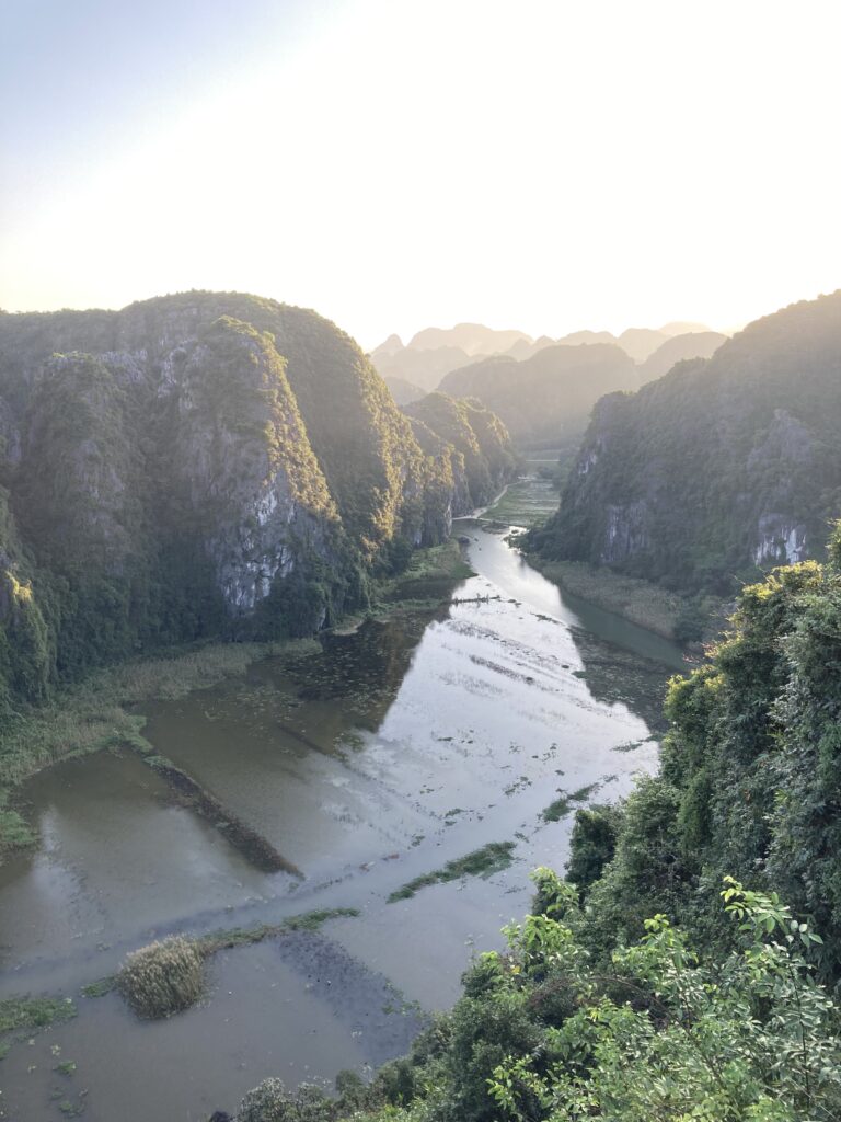 Hang Múa, Ninh Bình