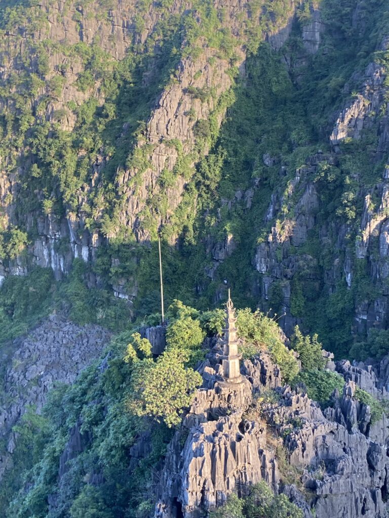 Hang Múa, Ninh Bình