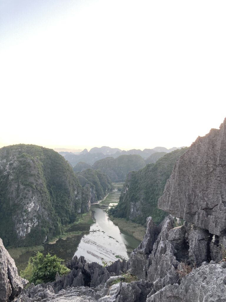 Hang Múa, Ninh Bình