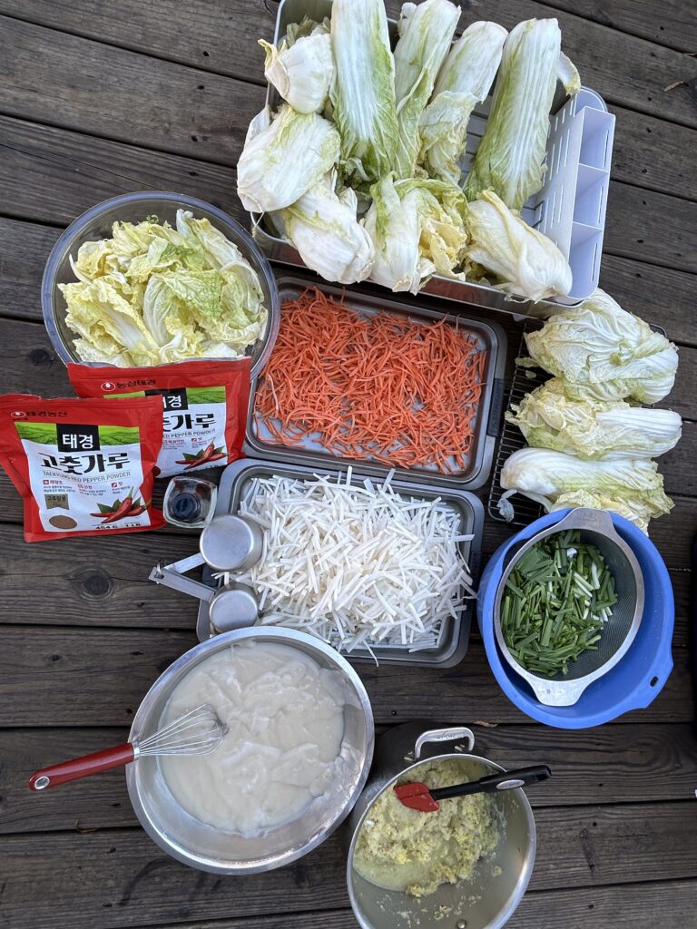 Kim Chi làm ở nhà