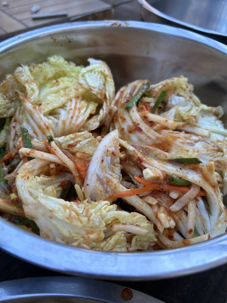 Kim Chi làm ở nhà