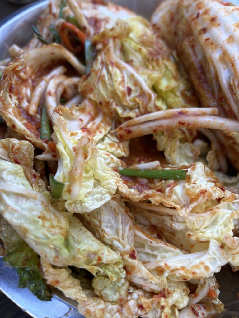 Kim Chi làm ở nhà