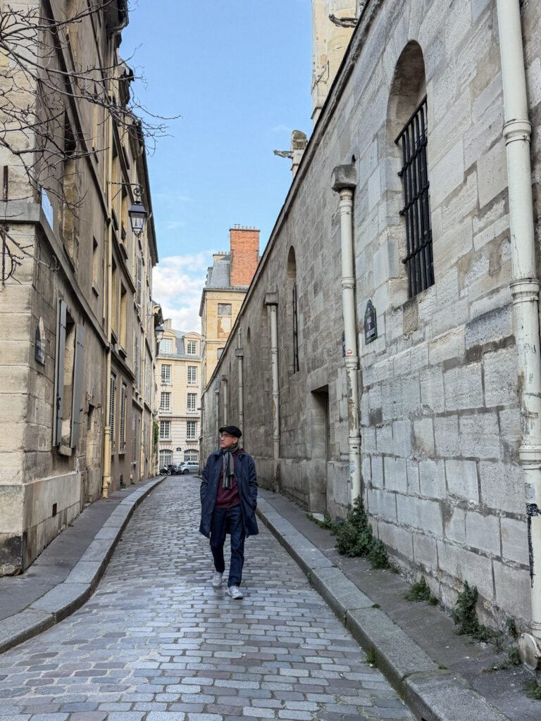 Lang thang Paris